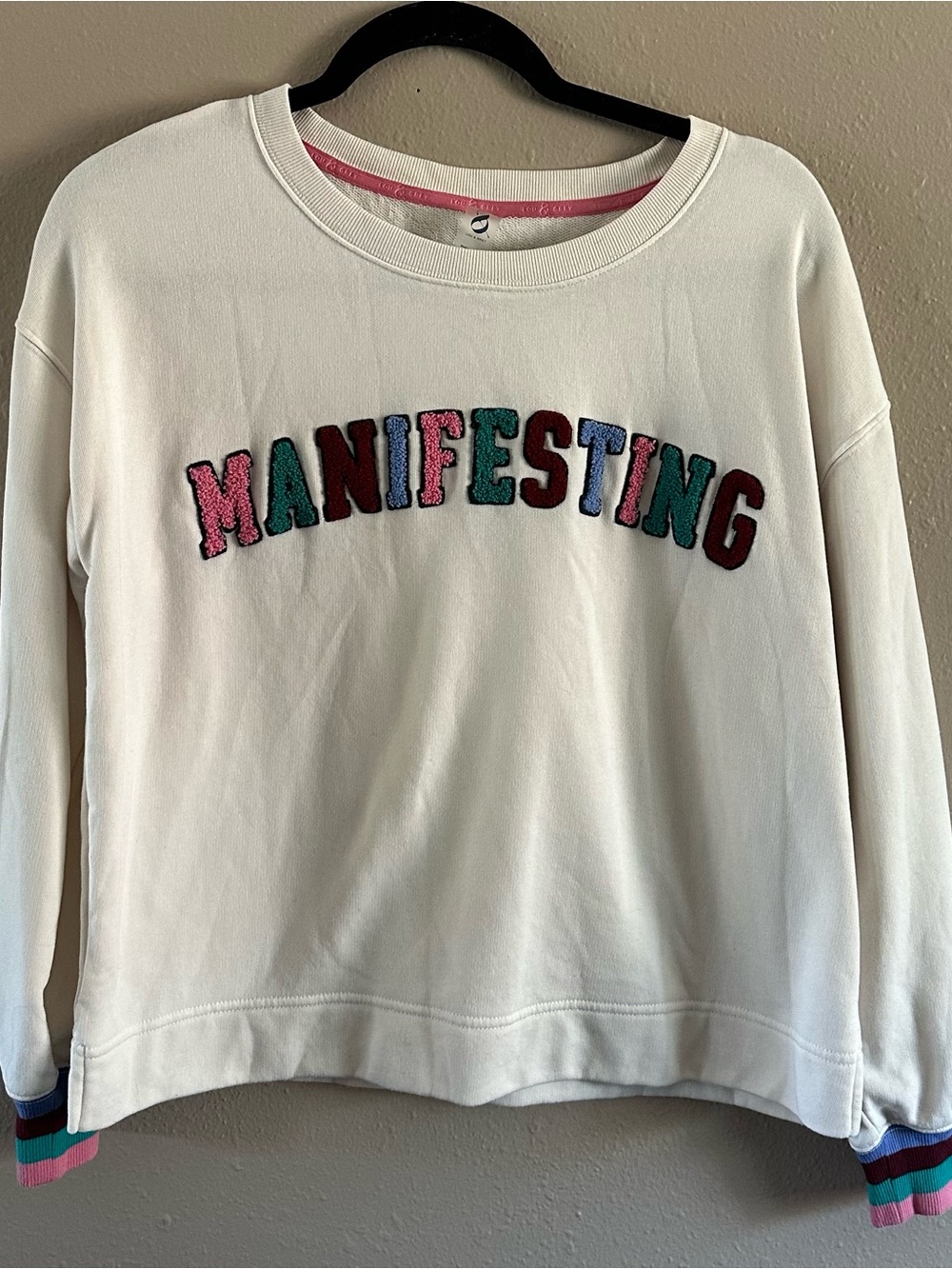 Women's Cream 'Manifesting' Crewneck Sweatshirt